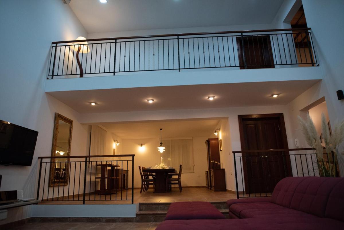 Castle House Rooms, Swimming Pool & Sauna & Tennis Court & Wine Cellar Sežana Kültér fotó