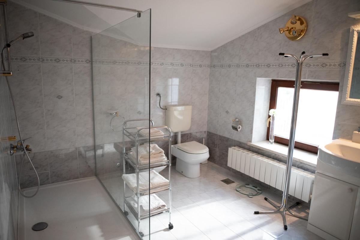 Castle House Rooms, Swimming Pool & Sauna & Tennis Court & Wine Cellar Sežana Kültér fotó