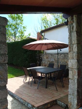 Castle House Rooms, Swimming Pool & Sauna & Tennis Court & Wine Cellar Sežana Kültér fotó