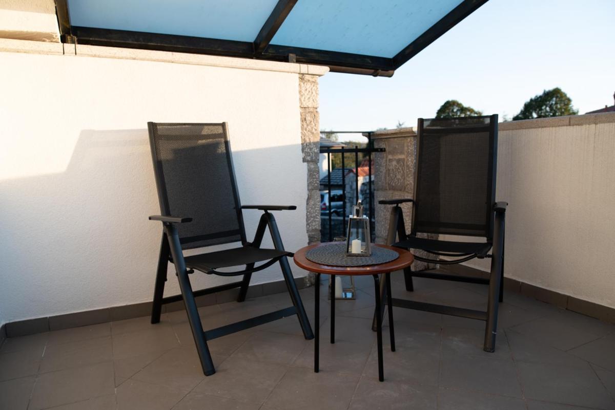 Castle House Rooms, Swimming Pool & Sauna & Tennis Court & Wine Cellar Sežana Kültér fotó